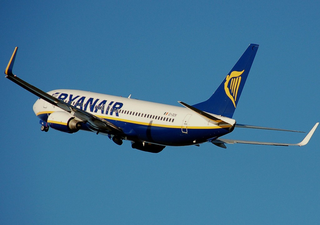 Atter Ryanair strejke. Her ser du et fly i luften.